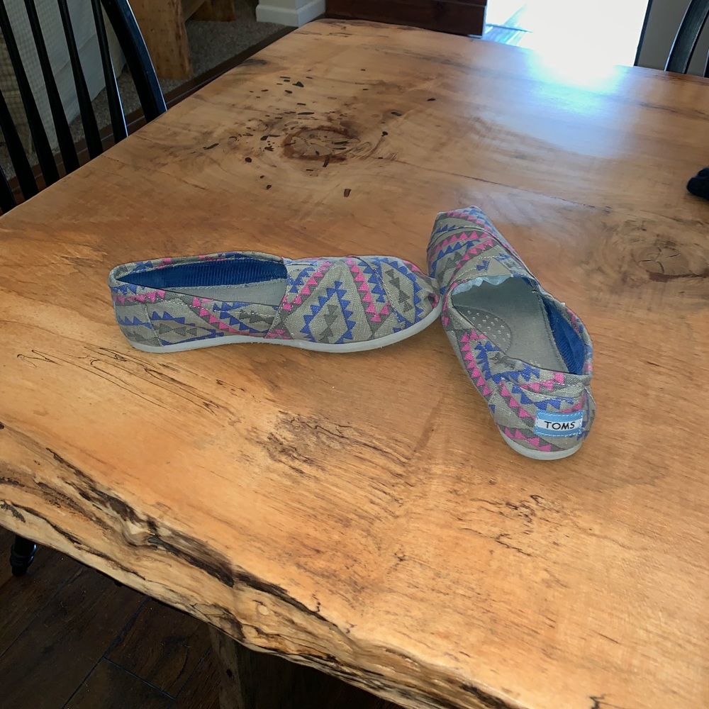 Toms